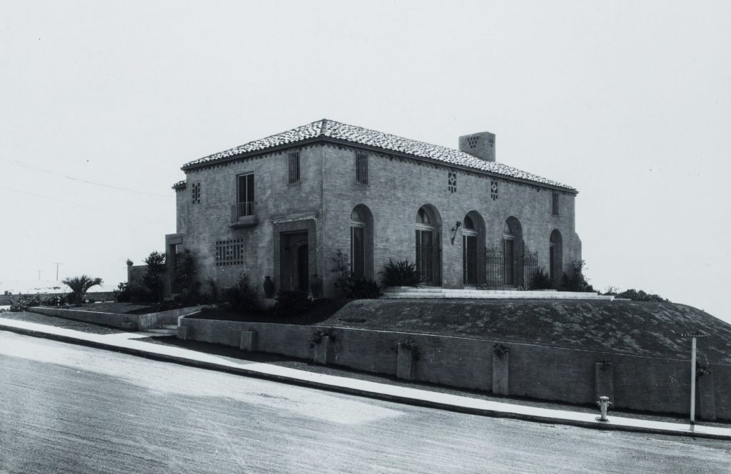 A black and white photo of the Fritz Burns’ home, known as “Waterview” in Surfridge.